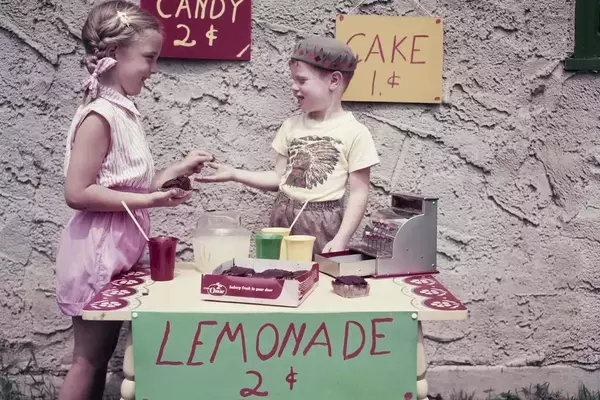 Summer Delights: A Southern Twist on Traditional Lemonade Stands