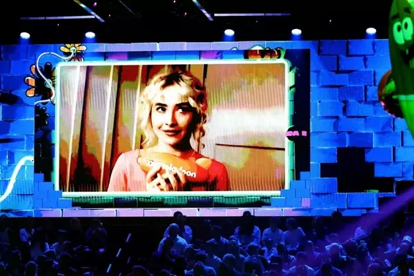 Sabrina Carpenter Shines at the 2025 Kids' Choice Awards