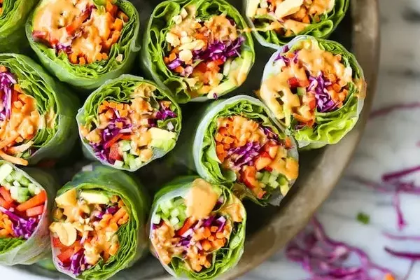 Summer Delights: Essential Beach and Poolside Snacks