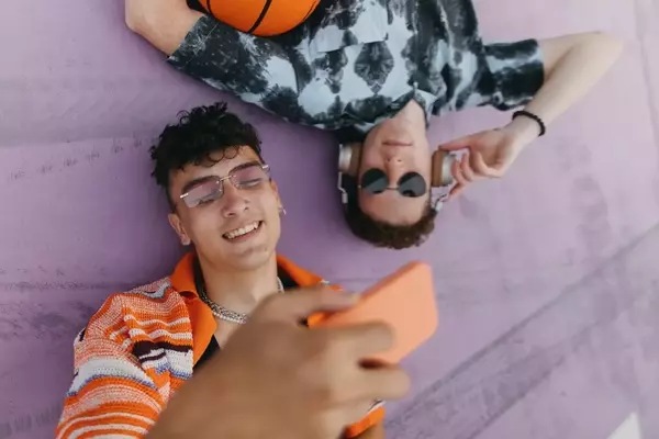 Understanding the 'Performative Male' Trend: Impact on Adolescent Boys and Parental Guidance