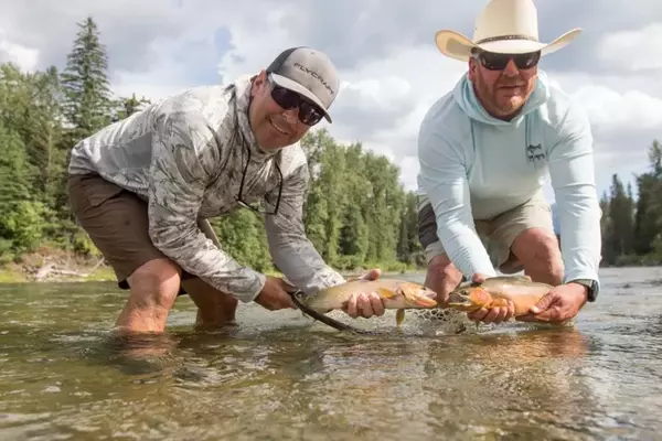 The Ultimate Guide to Fishing Sunglasses: Enhancing Your Underwater Vision