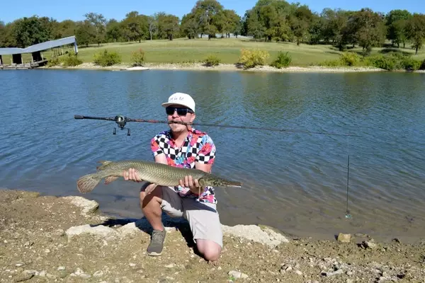 Oklahoma Angler Catches Record-Breaking Spotted Gar, Breaks Rod in the Process