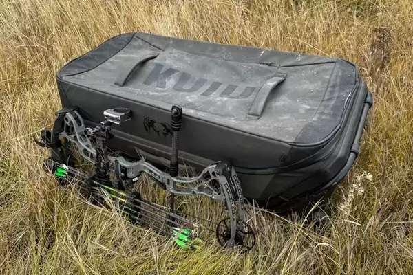 KUIU Waypoint 10000 Roller: The Ultimate Travel Companion for Archery Hunters