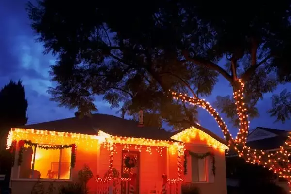 Military Families Ordered to Remove Early Holiday Decorations