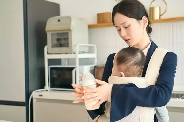Navigating Parenthood: Balancing Work and Family Time with Young Children