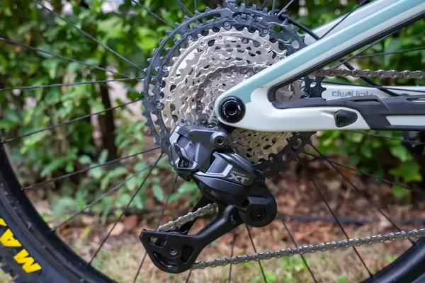 Shimano DEORE XT M8200 Di2 Wireless Drivetrain Review