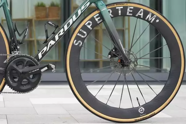 Unbeatable Deal: Carbon Wheels Drop Below $270 This Cyber Monday