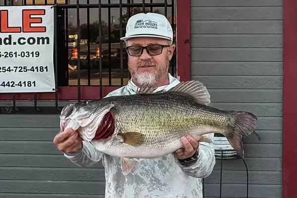 Angler Shatters Two-Decade Largemouth Bass Record
