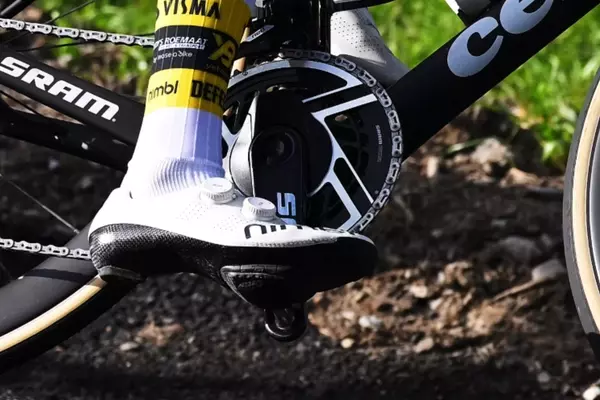 Visma-Lease a Bike Prioritizes Speedplay Pedals Over Sponsorship Agreements for Performance Edge