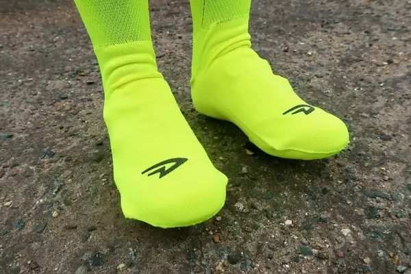 DeFeet Slipstream Strada Oversocks: A Detailed Review