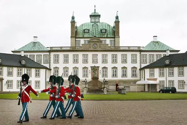 US Debates Emulating Denmark's Childhood Vaccination Approach Amidst Expert Skepticism
