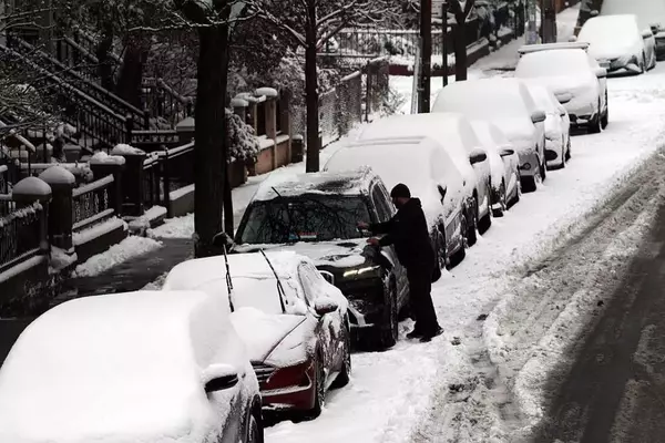 Severe Winter Weather Grips US, Disrupting Holiday Travel