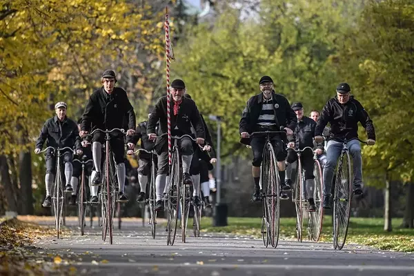 The 32-inch Wheel Debate: Why Bigger Isn't Always Better for Road Cycling