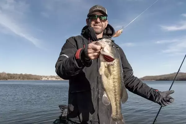 Mastering Cold-Weather Bass Fishing with Flat-Sided Crankbaits