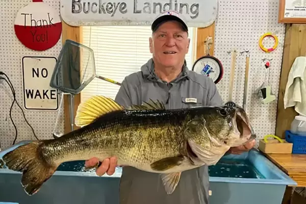Elderly Angler Lands Record Bass on Final Cast