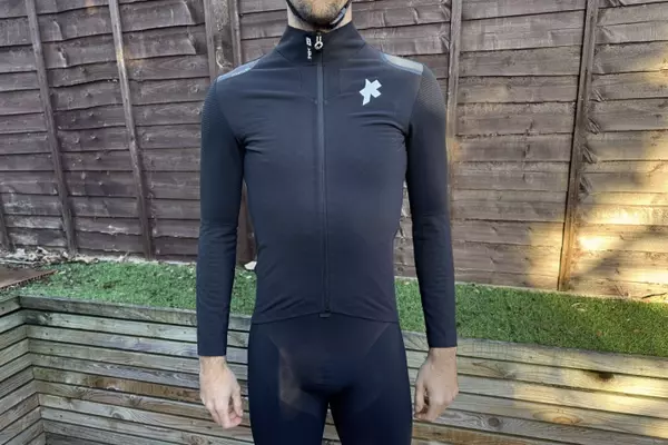 Assos EQUIPE RS Johdah Ultraz Winter Jacket S11: An Unparalleled Winter Cycling Experience
