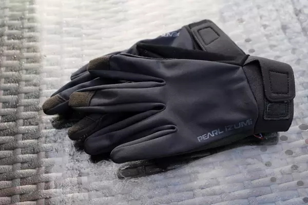 Pearl Izumi Summit Alpha Gloves: The Ultimate Winter Cycling Companion