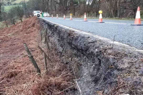 Uncertainty Surrounds Snake Pass Inclusion in 2027 Tour de France Femmes Due to Landslip Repairs