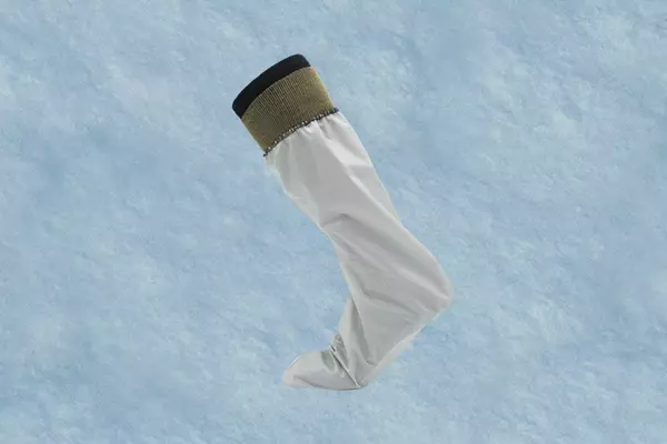 The Unexpected Ally: Plastic Bags for Winter Hiking Comfort
