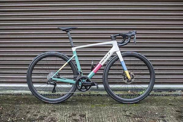 Scott Addict RC Pro Review: A Lightweight Climber's Dream