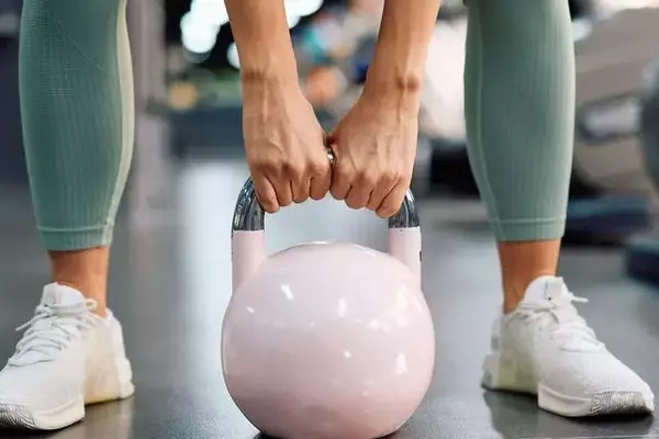 Understanding the Differences Between Strength Training and Hypertrophy for Women's Fitness Goals