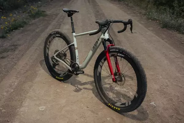 The Evolving Divide: Differentiating Gravel Bikes from Mountain Bikes