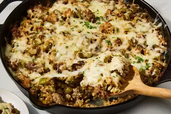 Hearty Cheesy Ground Beef & Rice Bake: A Quick and Satisfying Meal