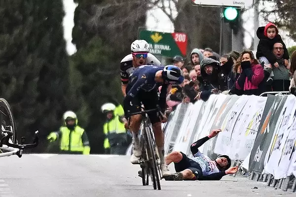 Cyclist Maxim Van Gils Faces Extended Recovery After Pelvic Fracture in Race