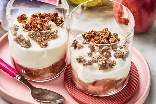 Nourishing Pear and Yogurt Parfait: A Delightful Start to Your Day