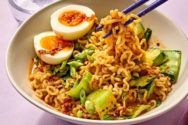 Quick and Flavorful Miso Butter Ramen: A 15-Minute Delight