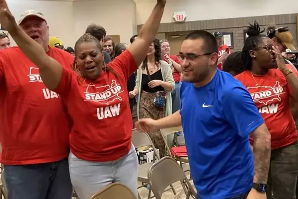 Volkswagen Workers in Tennessee Secure Landmark Union Deal