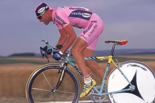 The Evolution of Cycling Saddles: From Traditional to Short-Nosed Designs