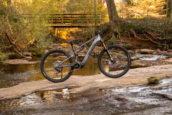 Specialized Unveils the Turbo Levo R: A New Era for Agile eMTBs