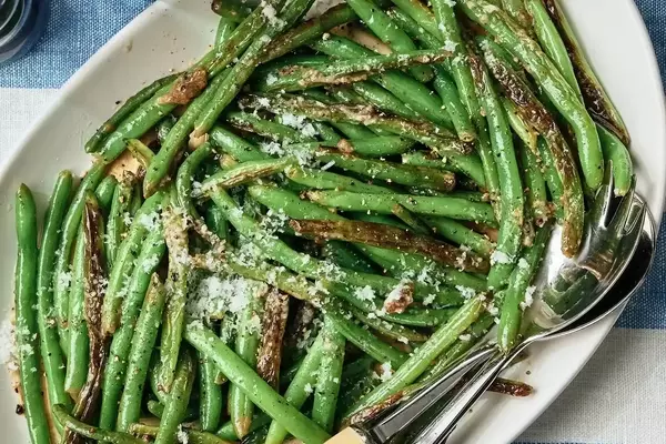 Delectable Cacio e Pepe Green Beans