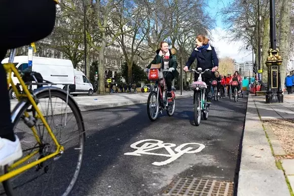 London Cyclists' Safety Concerns Persist Amidst Declining Crime Rates