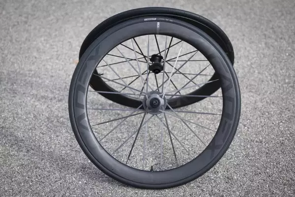 Cadex Introduces Max 50 WheelSystem and Aero Tyre: A Deep Dive into Performance and Hookless Technology