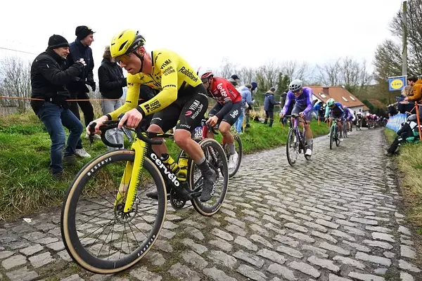 Visma-Lease a Bike's Difficult Season Continues with Brennan's Omloop Nieuwsblad Crash