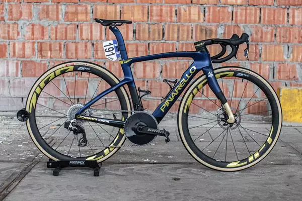 Tom Pidcock's Pinarello Dogma F: A Detailed Look at the Cycling Machine