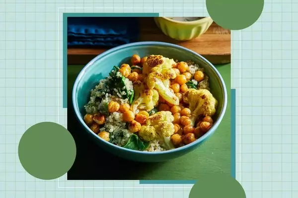 The Ultimate High-Fiber Lunch: Roasted Chickpea Curry Bowl