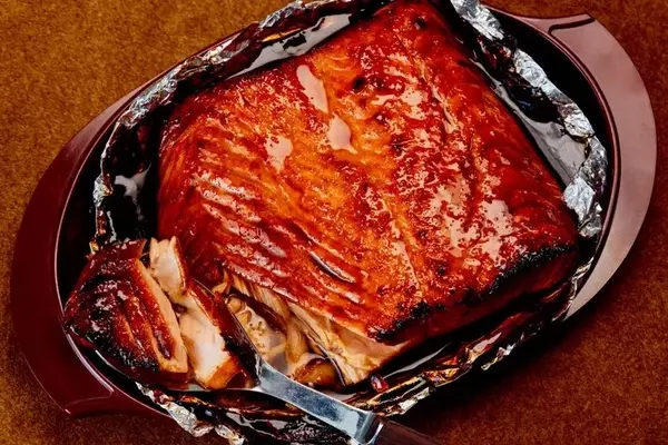 The Culinary Buzz: A Honey-Glazed Salmon Sensation