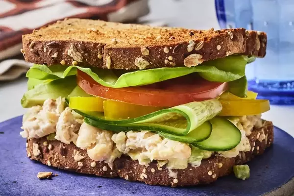 Crafting the Perfect Cucumber & White Bean Sandwich: A Quick and Healthy Lunch Guide