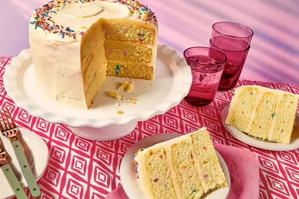 The Art of Crafting the Perfect Homemade Funfetti Cake