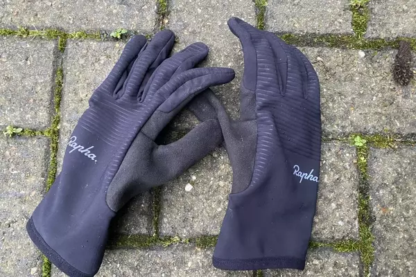 Rapha Shadow Gloves: A Comprehensive Review