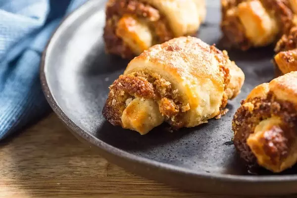 Mastering Classic Rugelach: A Guide to Flavorful & Flaky Cookies