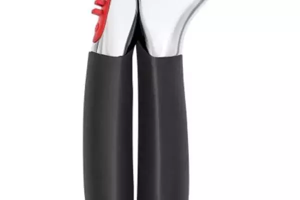 The Ultimate Guide to Garlic Presses: Top Picks for Every Cook