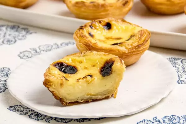 The Art of Portuguese Custard Tarts: Crafting the Perfect Pasteis de Nata at Home