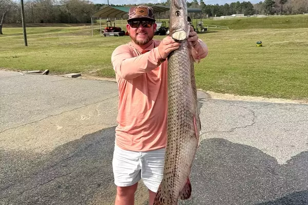 Angler Catches Record-Breaking Longnose Gar in Georgia