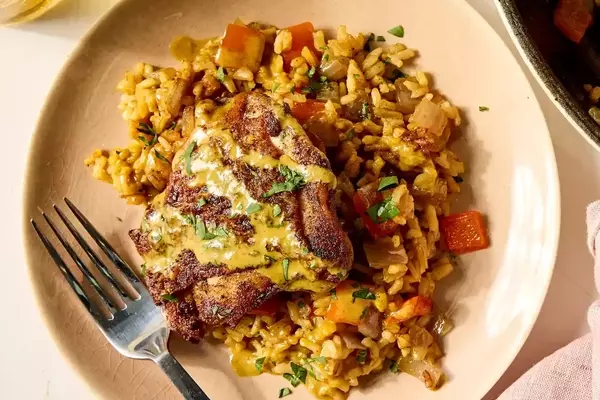 Golden Chicken & Rice Skillet: A Quick & Healthy Casserole