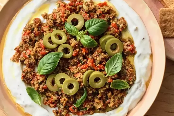 Mediterranean Olive and Yogurt Spread with Roasted Peppers