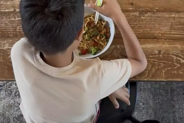 Effortless Kung Pao Chicken: A Quick Weeknight Dinner Solution for Busy Parents